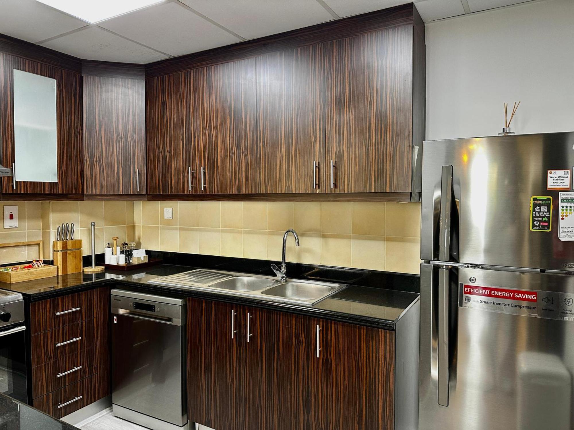 2br With Gorgeous Marina View On Jbr Near Mall, Metro & Eye- By Sunkissed Homes